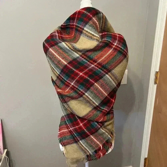 ModCloth Plaid Scarf/Shawl/Wrap/Blanket - Picture 3 of 11